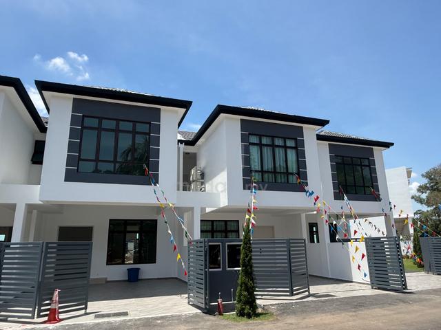 FREEHOLD 🔥5min Cheng Lotus 2 Storey Cheng Melaka 1