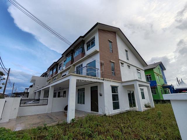 Taman Scientex Kundang Jaya, Rawang Brand New 3 Storey Corner House 1