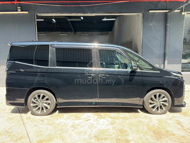 2022 Toyota VOXY 2.0 S-Z (A) SIDE STEP GRADE 4.5 A - 3