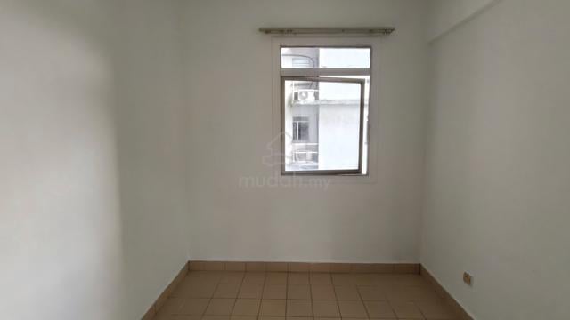 Perdana Exclusive Condo 1