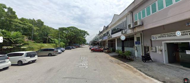 Prime Location Bandar Bukit Puchong 30x100 1.5 Storey Factory Freehold 1
