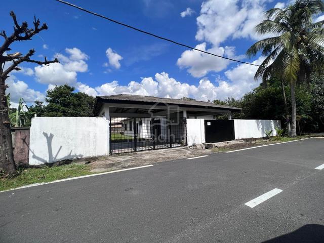Selangor Rawang Kg. Koskan Partially Furnished Bungalow House For Rent 1