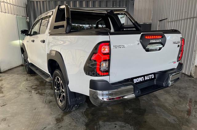 Toyota HILUX 2.4 V ( Free Service Package) - 3
