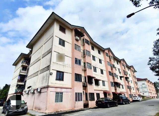 Rumah Pangsa College Heights Pajam 1