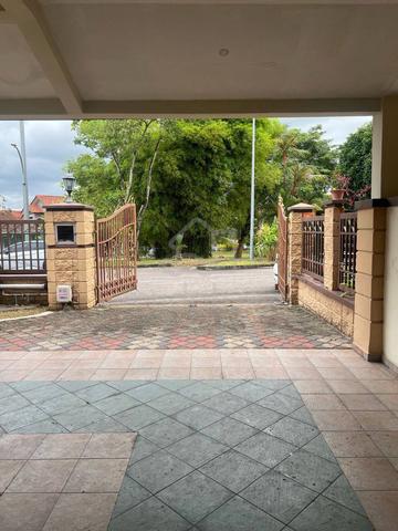 Corner Large Land Damansara Aliff Tampoi Double Storey Facing Garden 1
