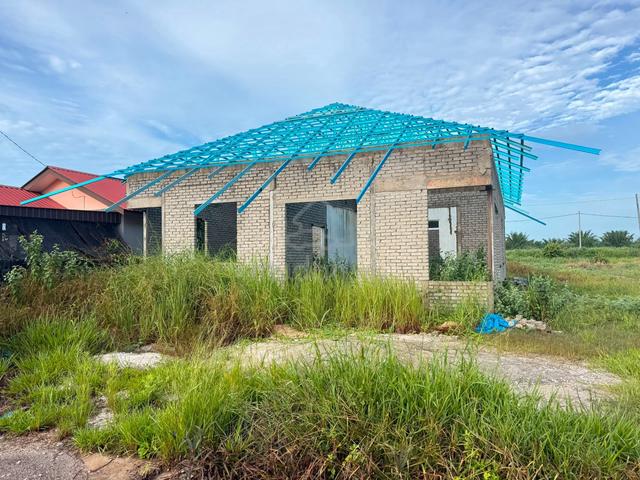 Rumah Separuh Siap Di Kuala Jerong, Mukim Sidam Kiri, Kuala Muda Kedah 1
