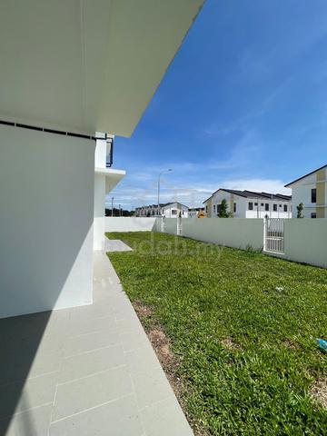 freehold,corner lot,double storey,0%,2300,limit unit,cheaper,big land 1