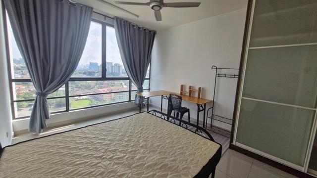 Female Unit -Master Room-Fully Furnished✨✨at The Z Residence - Walking 1