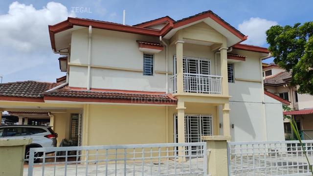 2 storey Corner Bandar Botanic More Parking 1
