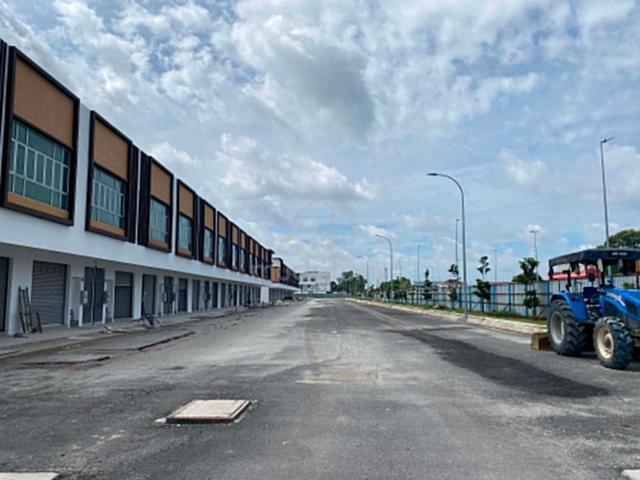 Y Centrio Hub 2 @ Taman Scientex Jenjarom Kuala Langat CORNER Shop 1