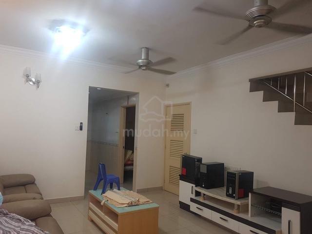 Puchong Utama Double Storey House Full Frunished Unit 1