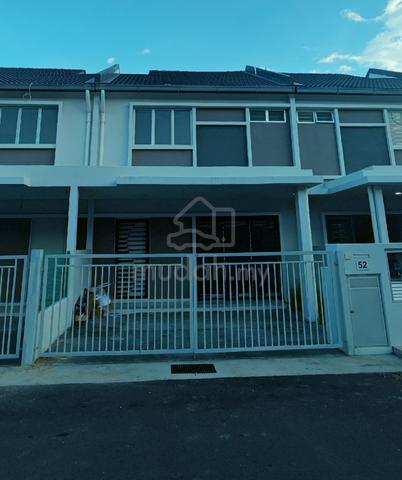 Rumah 2 tingkat untuk disewa D'Marina Tanjung Lumpur, Kuantan 1