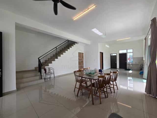 Impian Emas @ Iconia Garden Double Storey Terrace House Corner ForSale 1