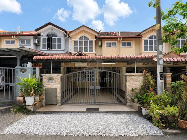 RENOVATED‼️FREEHOLD, FACING OPEN Double Storey Taman Pelangi Semenyih 1