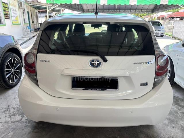 2012 Toyota PRIUS C 1.5 (A) - UNBELIEVABLE COND. - 5