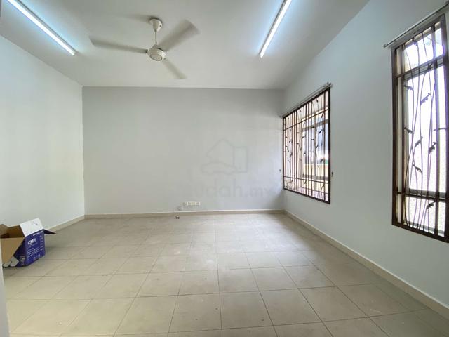 24x75 House Laman Seri Seksyen 27 Shah Alam 2 Gated & Guarded 1