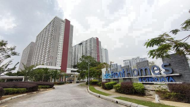 Lakefront Homes @ Cyberjaya 1