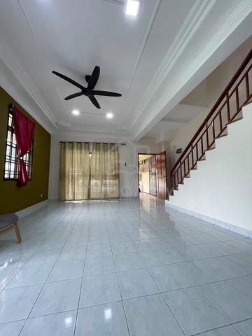 Corner Lot Siap Reno Full SPC Flooring @ Sekuntum Taman Bukit Dahlia 1