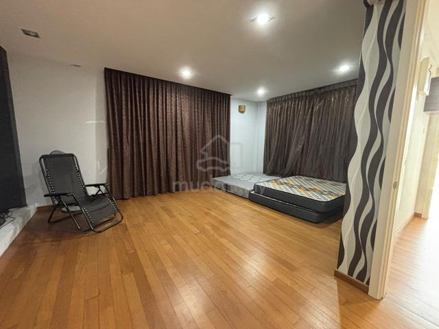 3 Storey Bungalow house for rent 4