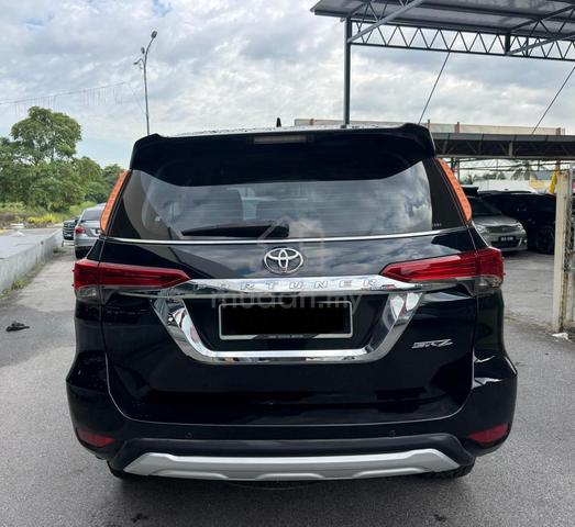 2017 Toyota FORTUNER 2.7 SRZ Petrol (A) Full Loan - 4