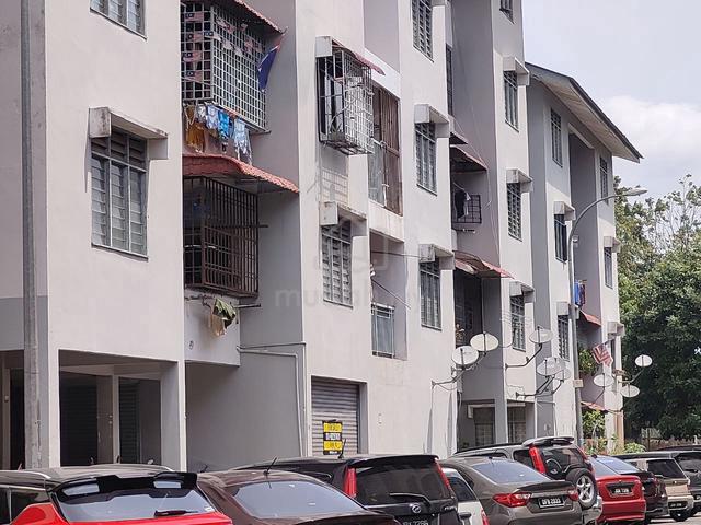 Shoplot Freehold Bawah Blok Untuk Dijual 1