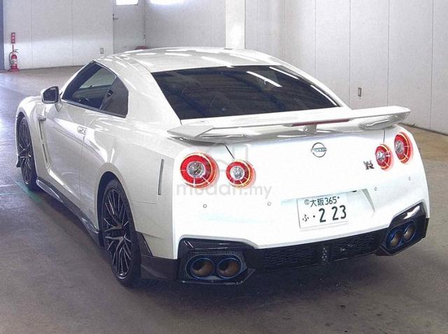 2,000KM UNREG 2024 Nissan GT-R R35 3.8 BLACK EDT - 4