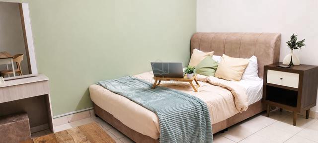 Palm Spring Kota Dsara | Co-Living Medium Room for Rent | Fe 1
