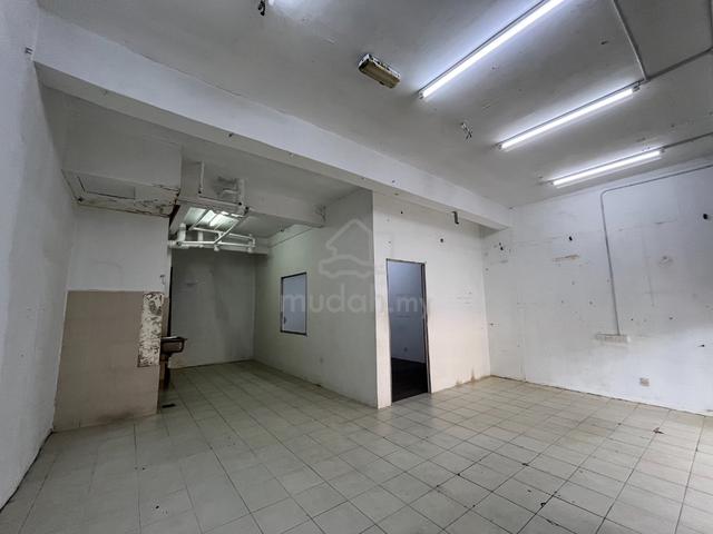 Seri Kembangan Putra Permai Tmn Equine Shop Rent-Ground Floor, 660sqf 3
