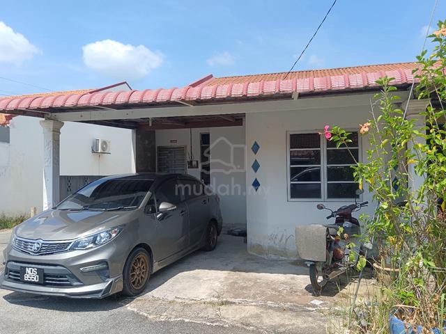 Rumah Teres Taman TDTD Gong Badak 1
