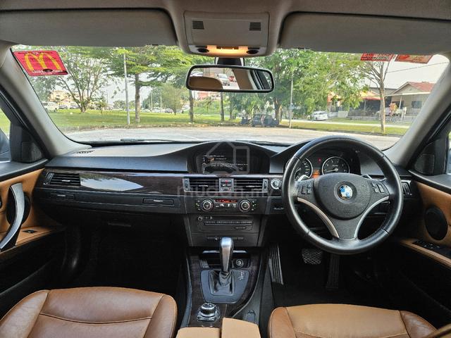 BMW E90 323i 2.5L Exclusive Edition Tiptop 1 Owner - 4