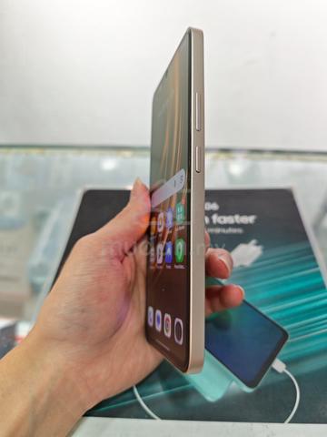 Realme 13 Plus 5G 12Gb + 14Gb Ram / 256Gb Rom 80W - photo 4 of 5