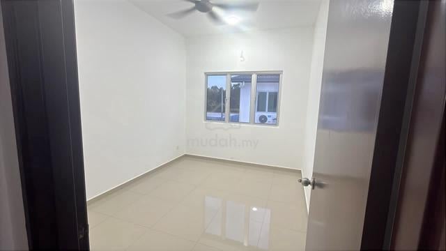 Room for rent Kota Warisan 1