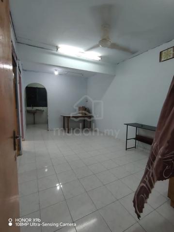 Flat Taman Ungku Tun Aminah 1