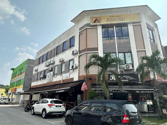 Saujana Utama Corner shop (49' x 70') Facing Main Road 1