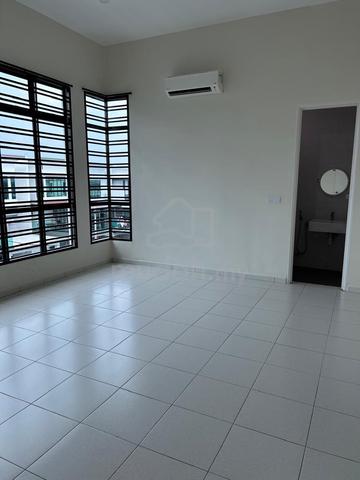 GATED 2.5 Storey Hounse Taman Ozana Residence Ayer Keroh Melaka  1