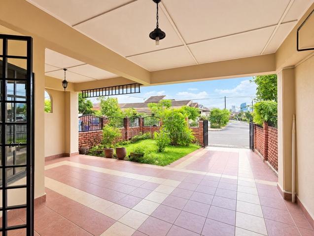 SS14 Subang Jaya Selangor Double Storey House For Sale 1