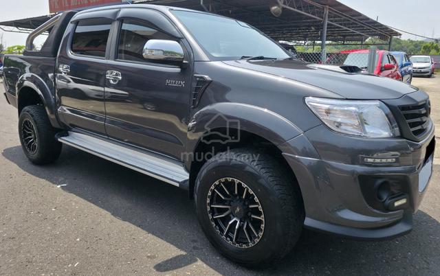 2015 Toyota HILUX 2.5 A G TRD VNT 4WD (AT) (4X4)🩶 - 3