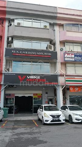 Commercial prop for rent 1