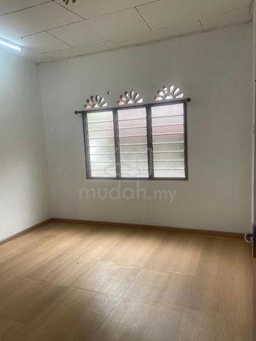 Rumah Teres Setingkat, Kg Sekolah Juru, UNTUK DISEWA 1