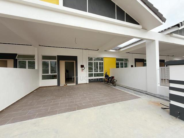 Freehold Ready Move In Full Loan Single Storey House Merlimau Emas 1