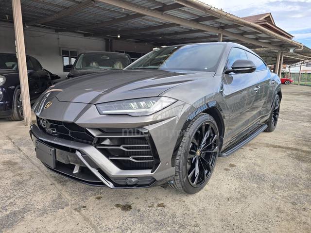 2021 Lamborghini Urus with Akrapovic Exhaust - 2