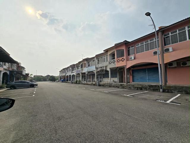 Tmn senai utama 2 storey shoplot roi 5.9% full loan good invest unit 1