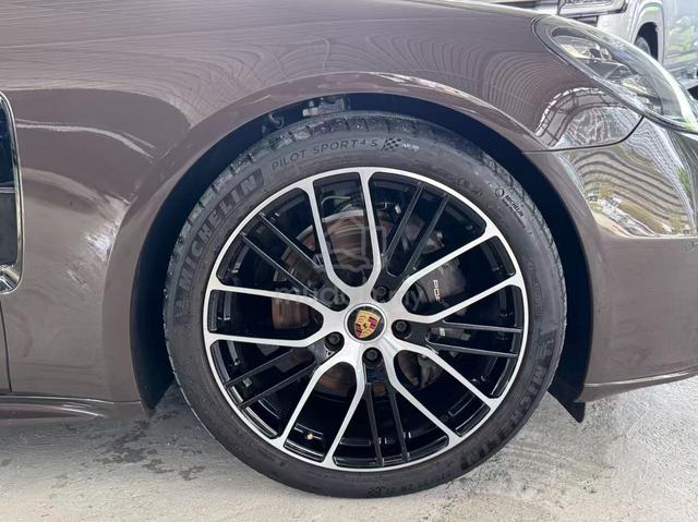 2022 Porsche PANAMERA PlatiniumEdition 4 Seater 5A - 5