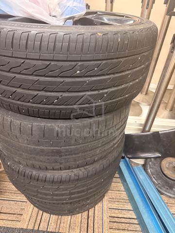 Original Honda Civic Type R FK8 20" Rims with Tyre - photo 3 of 4