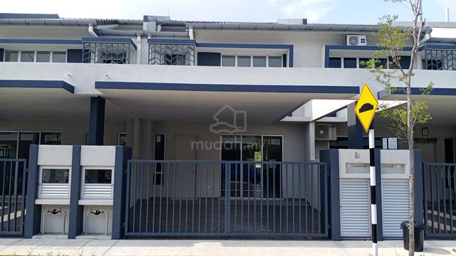 2 storey house, Anggun : Bandar Ainsdale : Seremban : Partial Furnish 1