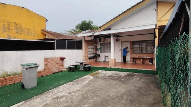 Nice Teres Setingkat Homestay, Taman Jati Indah, Alor Gajah 1