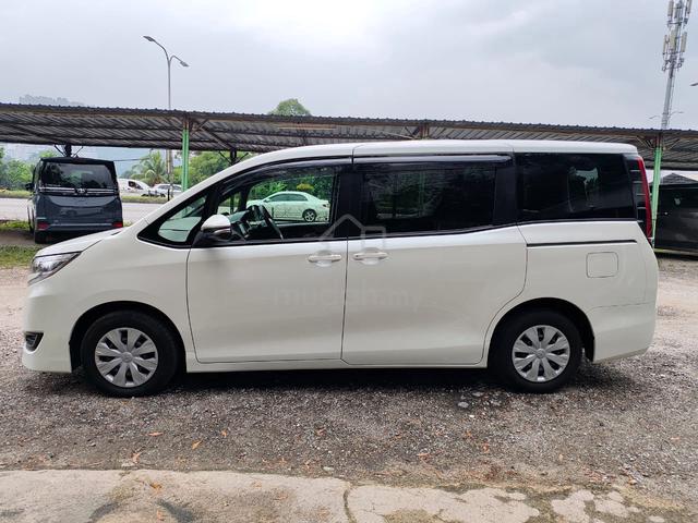 Toyota NOAH 2.0 X OFFER 8 YEARS WARRANTY - 2