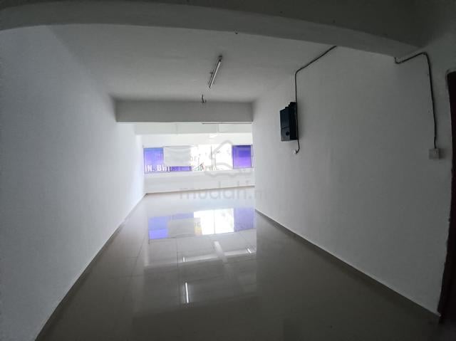 taman permata office lot 1 st floor . near giant , 20x80 actual photos 1