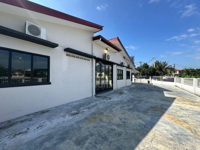PJ Sea Park - Corner lot house (looking for Commercial tenant) 1