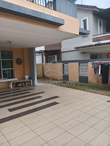 Room in a Semi D house 1
